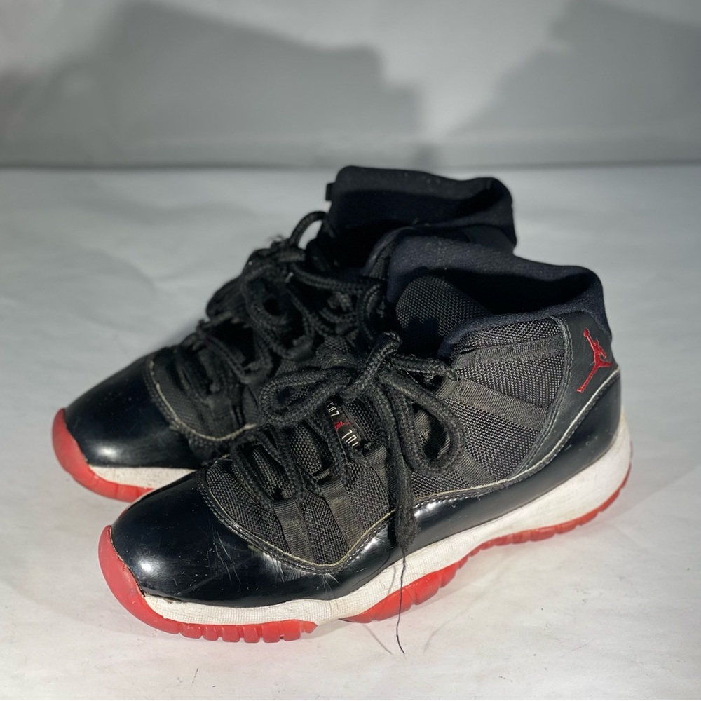 Nike Air Jordan 11 Retro GS "Bred" - Picture 2 of 8